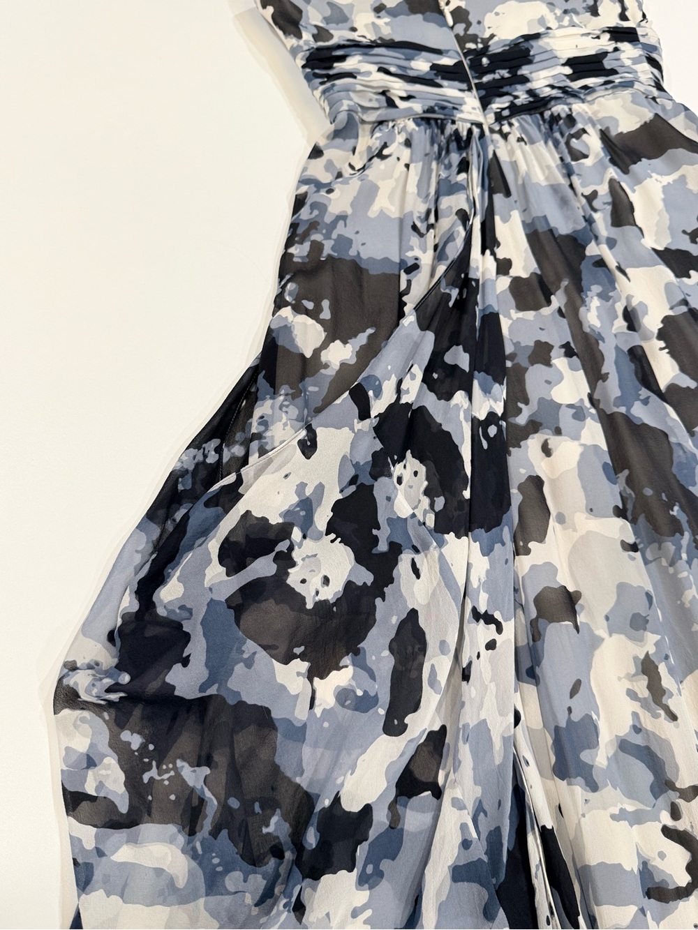 BCBGMAXAZRIA One Shoulder Silk Chiffon Dress Blue Gray Abstract Print Size 6 - Picture 14 of 16